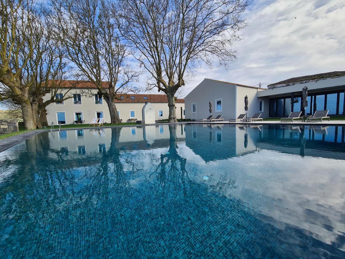 Sensi Azores Nature And Spa Ginetes エクステリア 写真 The swimming pool at the Château de Launay