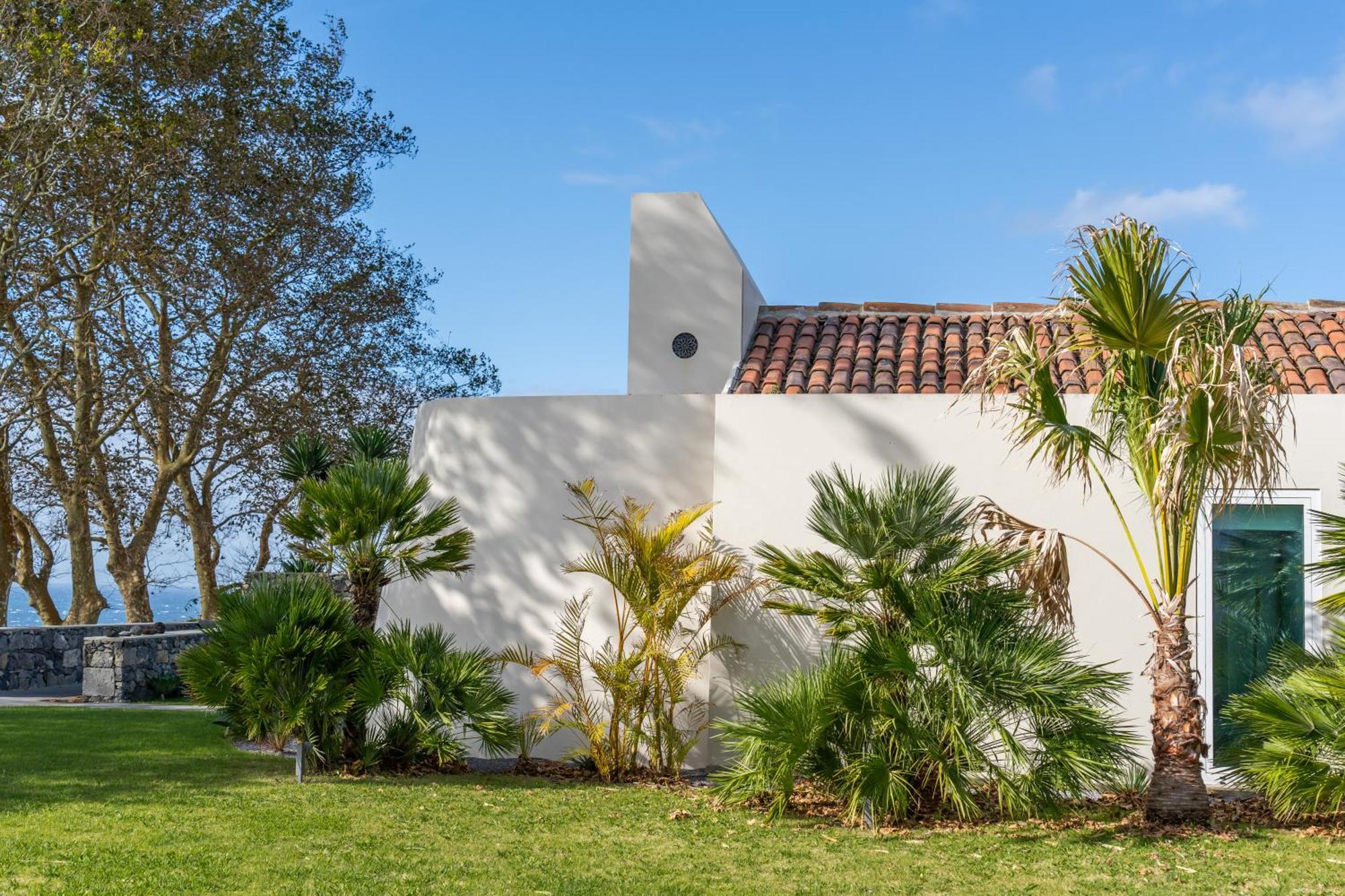 Sensi Azores Nature And Spa Ginetes 部屋 写真 The house of the artist in 2019